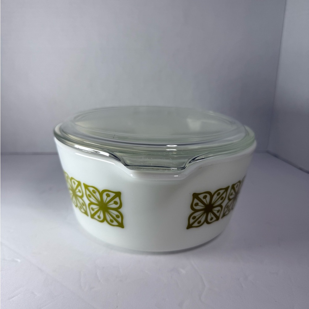 Pyrex Glass Casserole Dish with Lid - Green Pattern - Picture 2 of 12